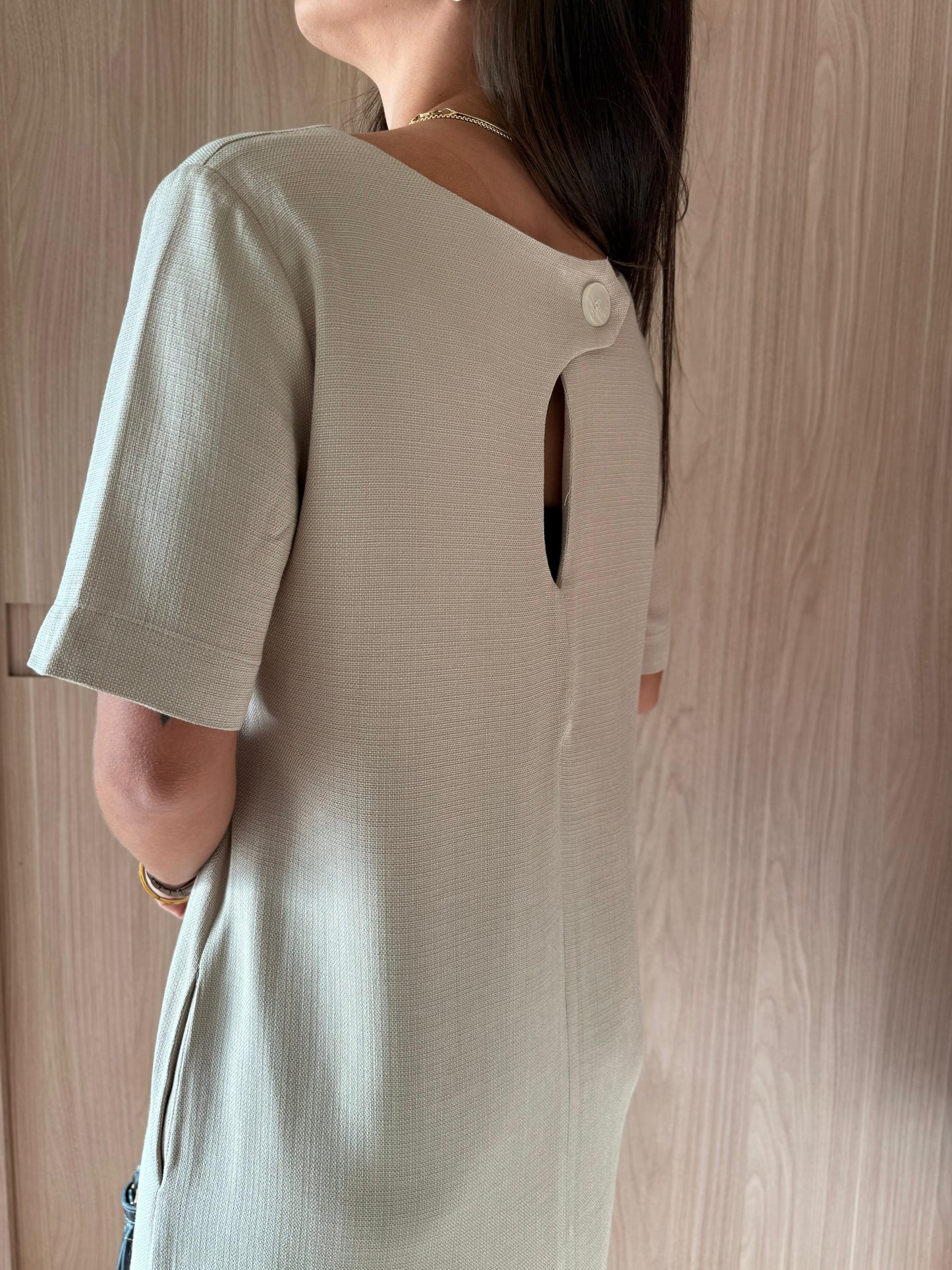 Vestido Curto Liso Mel - cores