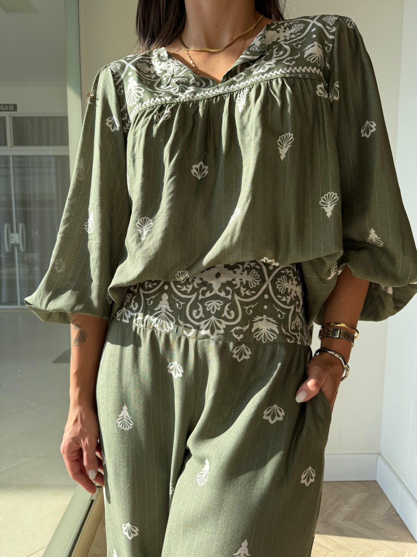 Bata Bordada Celina - cores