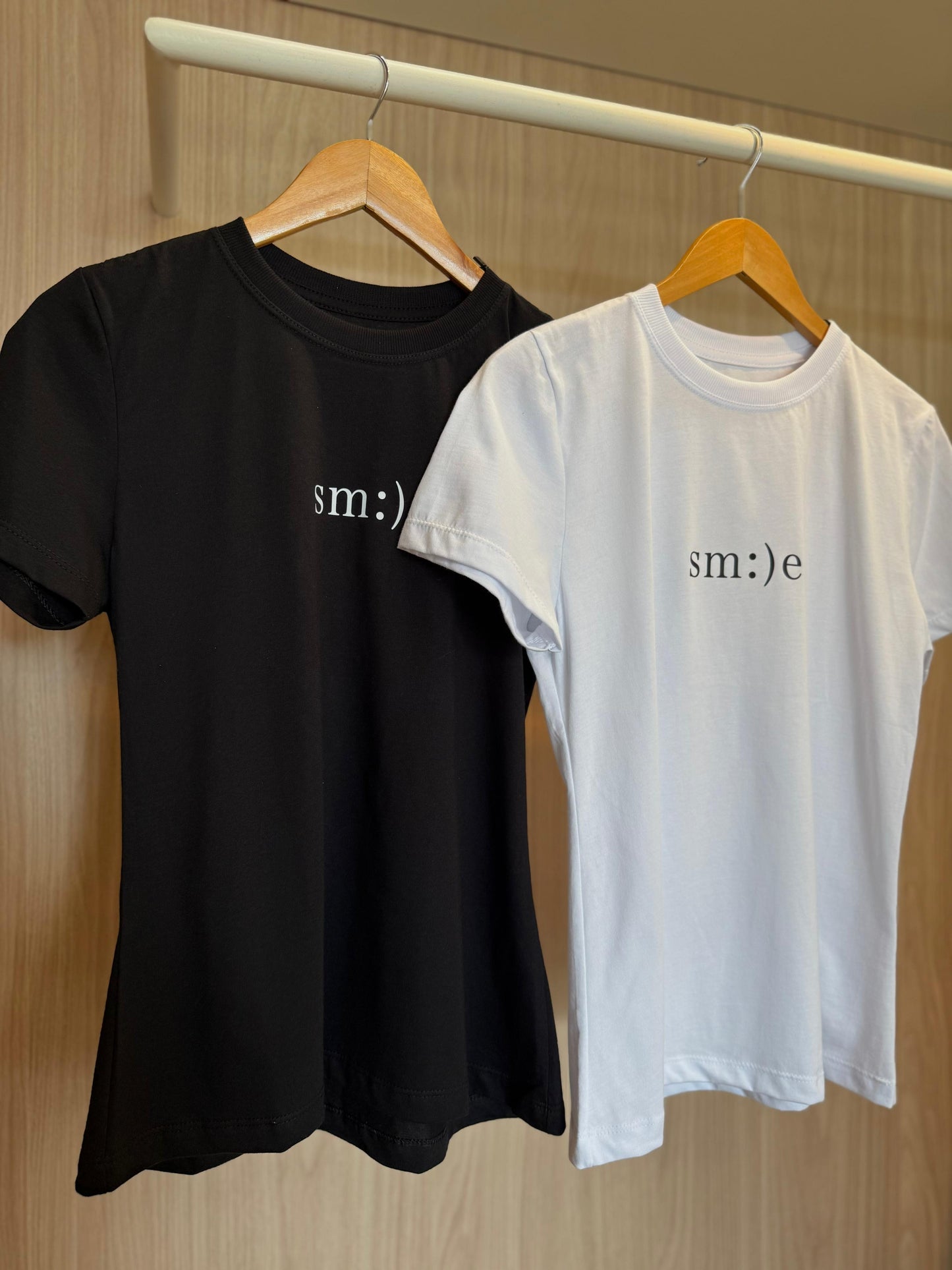 T-shirt Smile - cores