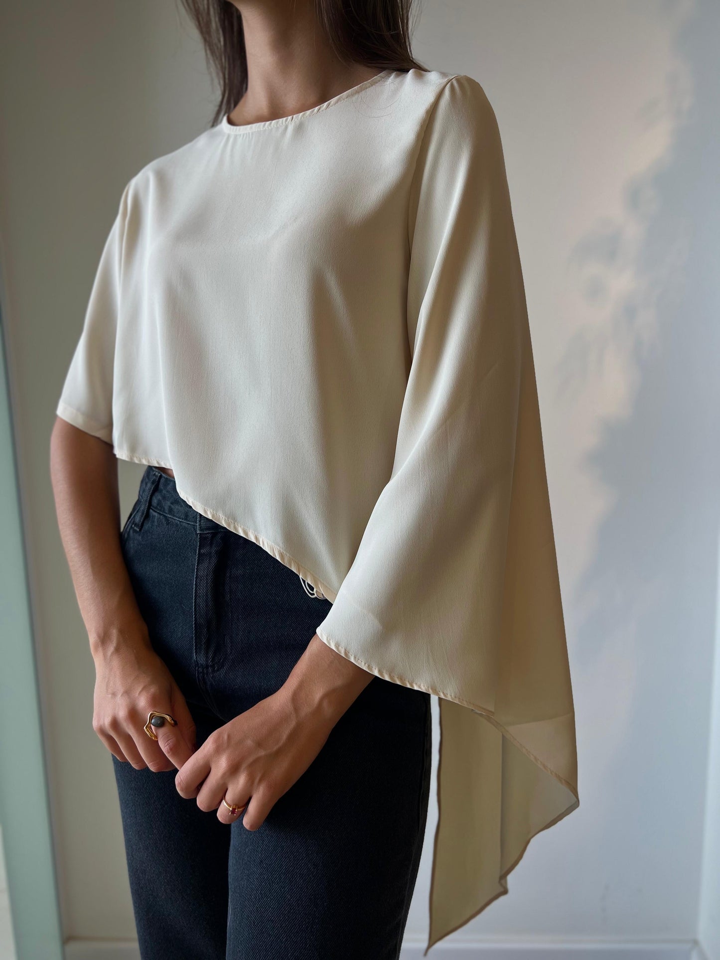 Bata Assimétrica Louise - cores