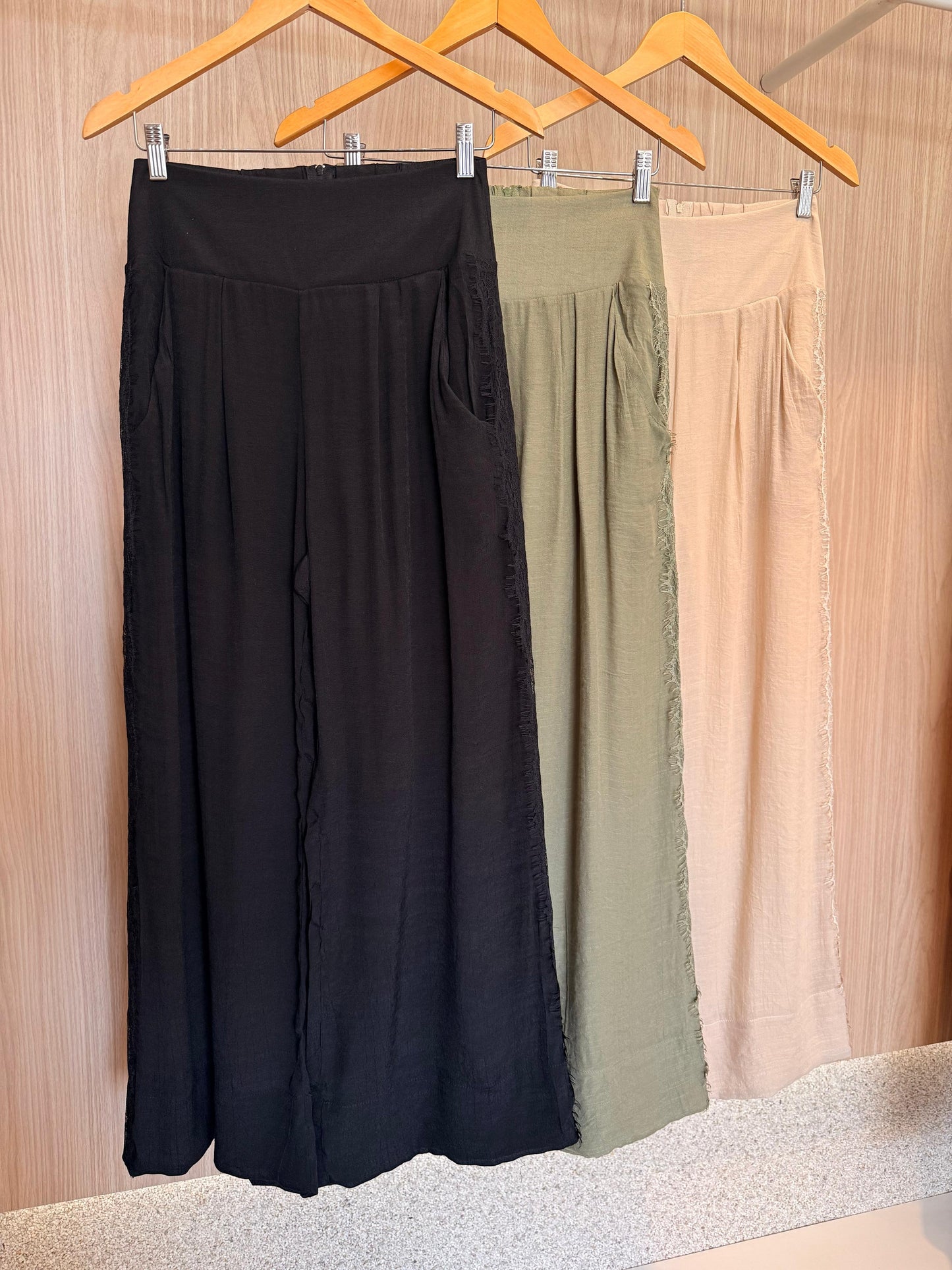 Calça c/ renda Cairo - cores