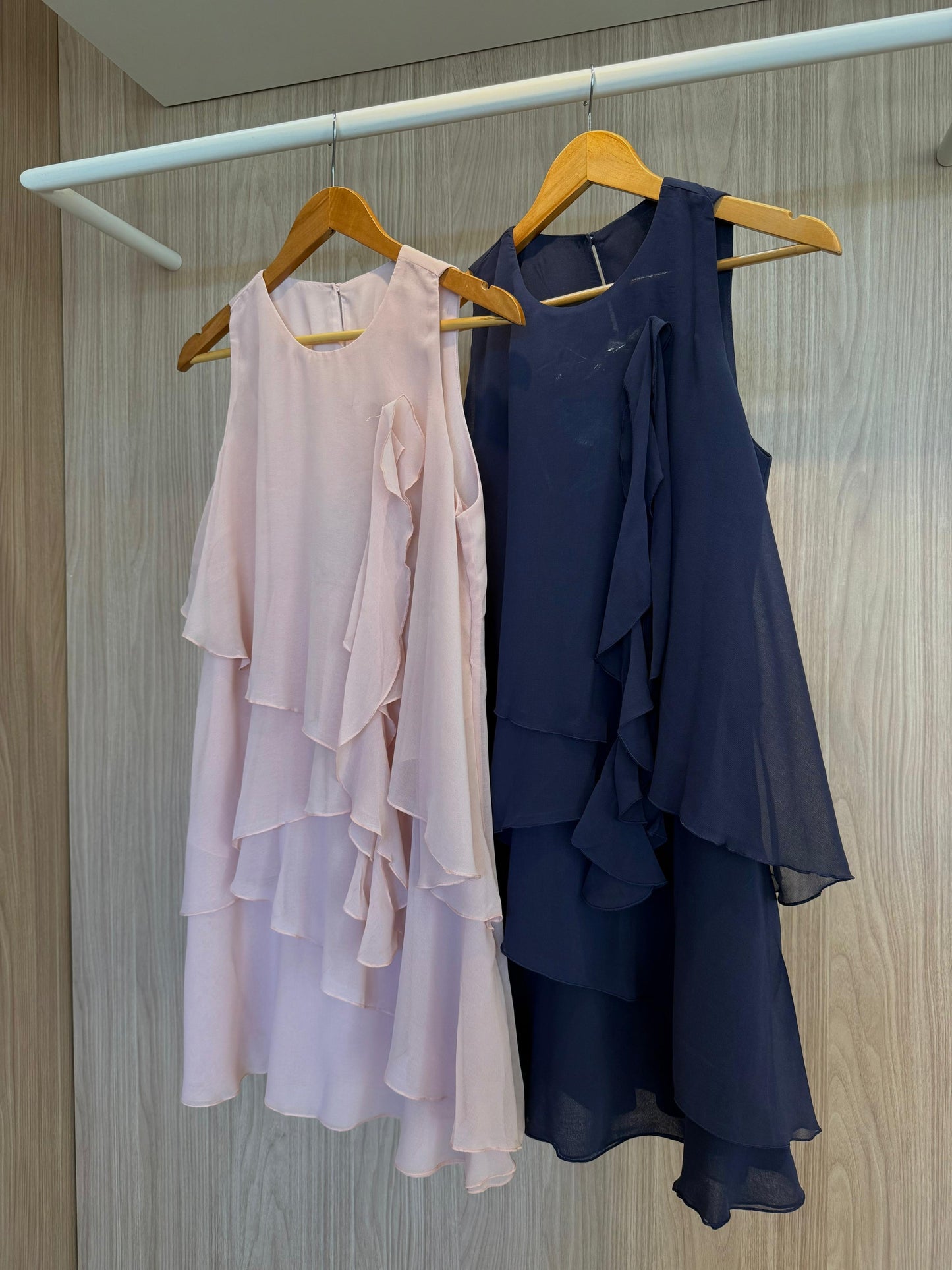Vestido c/flor Jasmim - cores