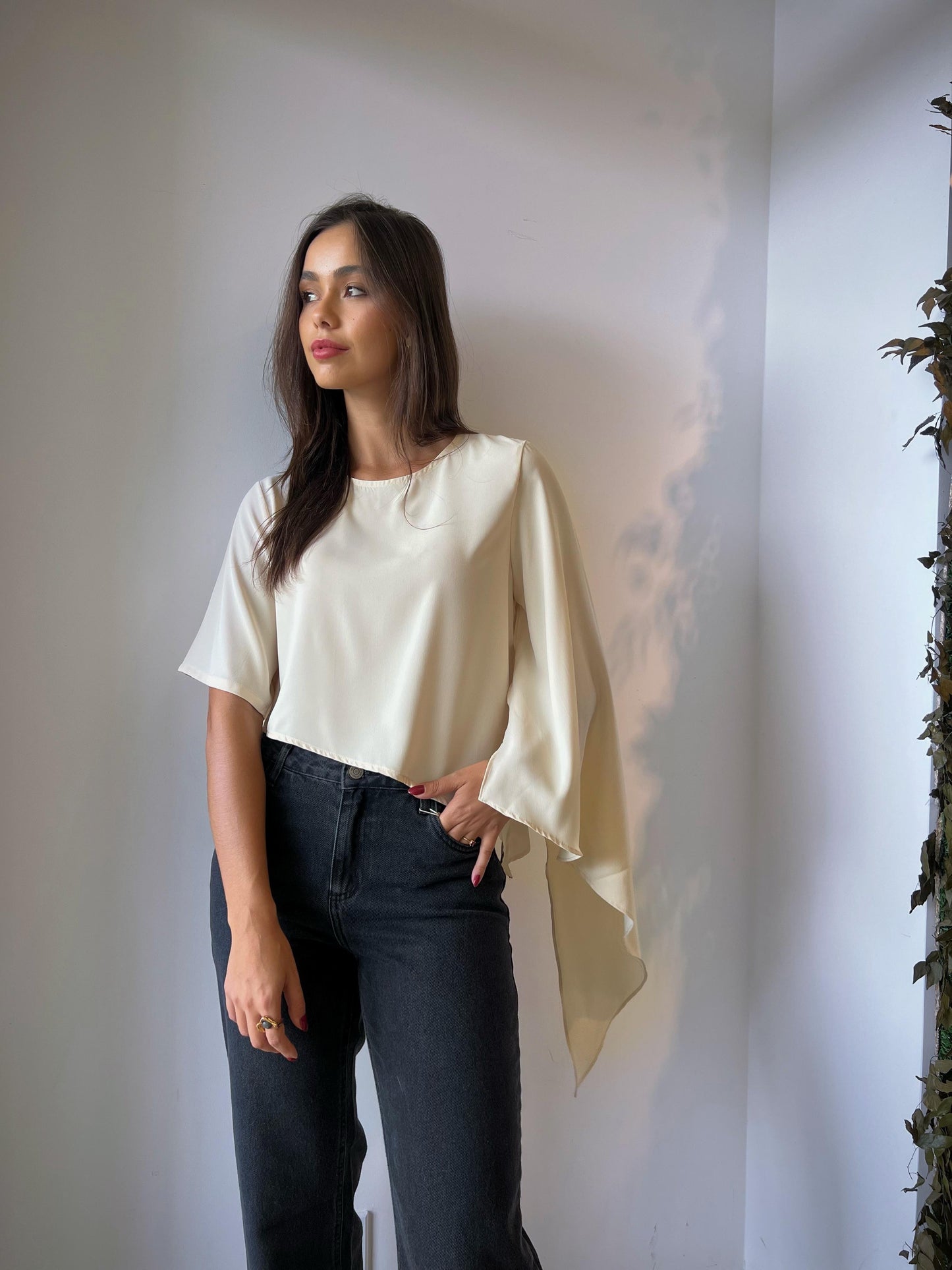 Bata Assimétrica Louise - cores