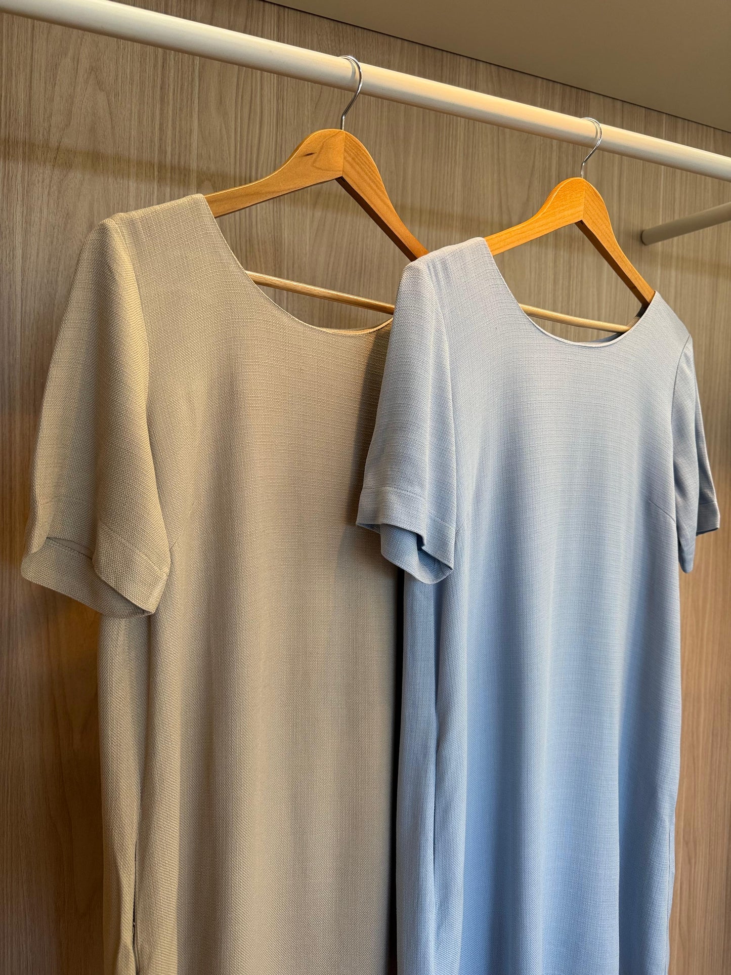 Vestido Curto Liso Mel - cores