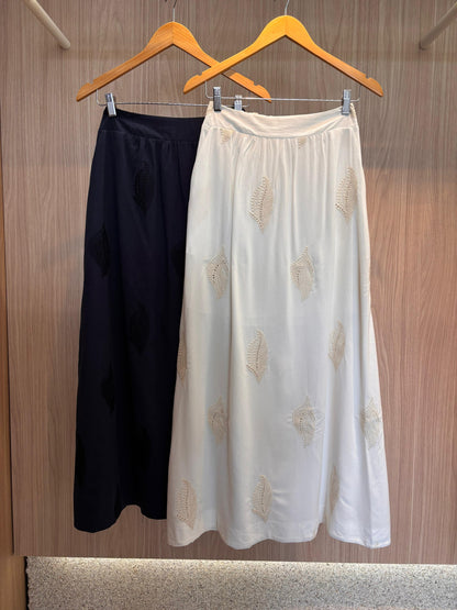 Saia Bordada Celeste - cores