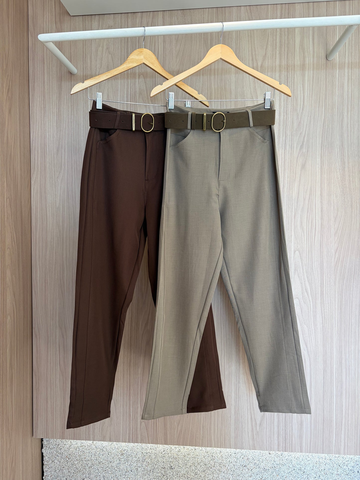 Calça Reta c/cinto Marjorie