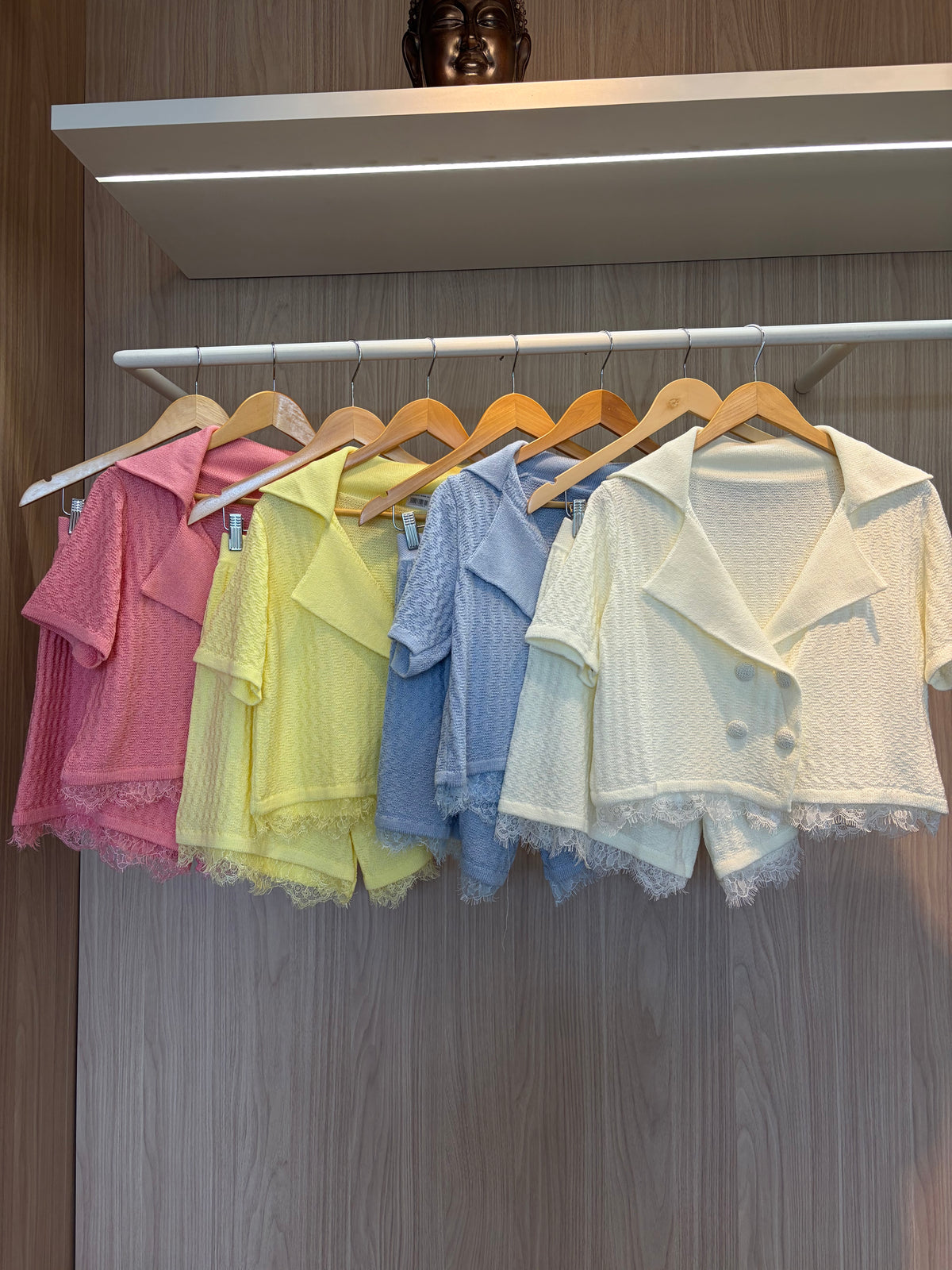 Conjunto em tricô c/ renda - cores