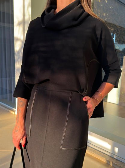 Conjunto Moletom preto c/saia