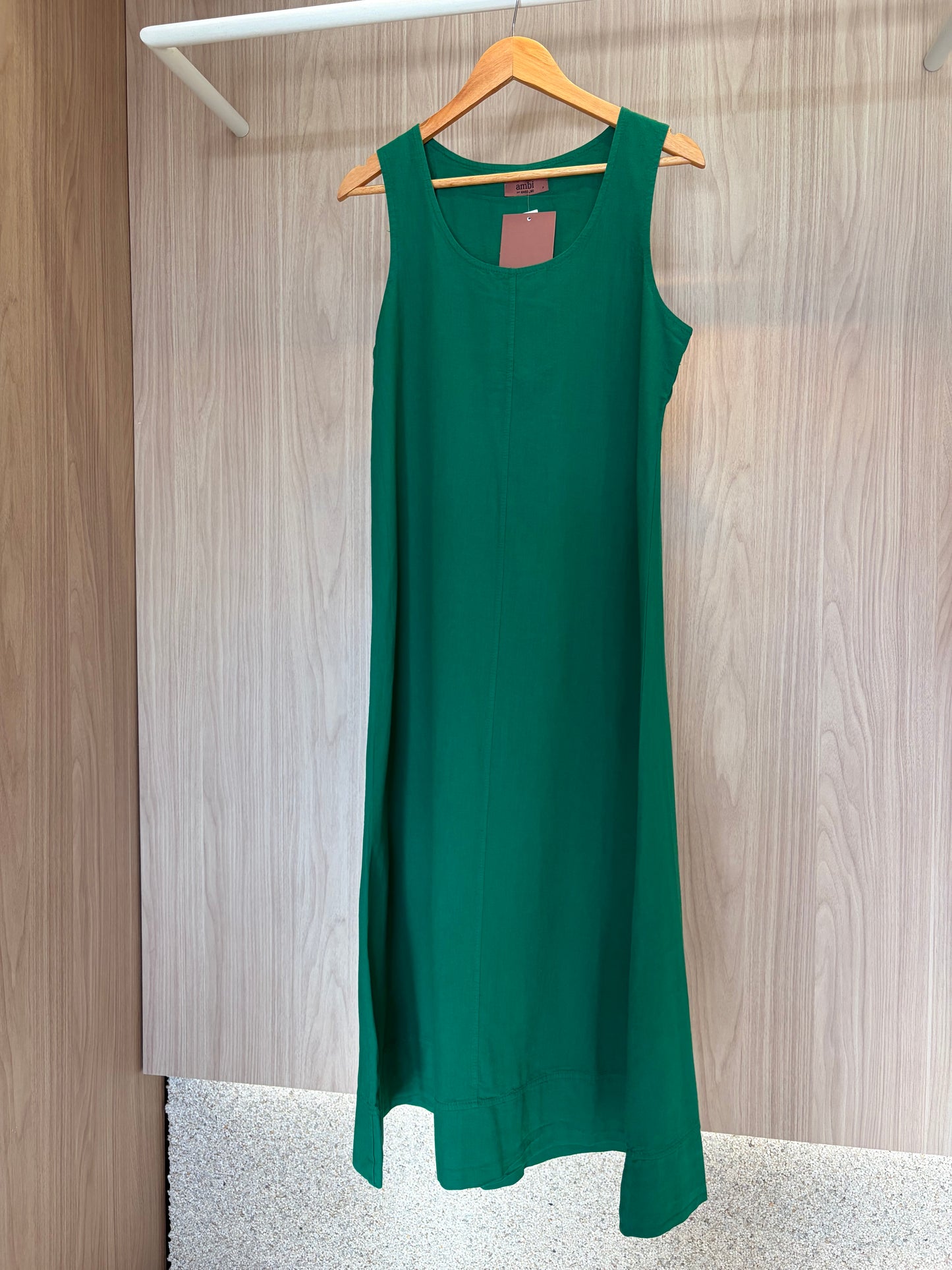 Vestido Amplo Folha Ambi
