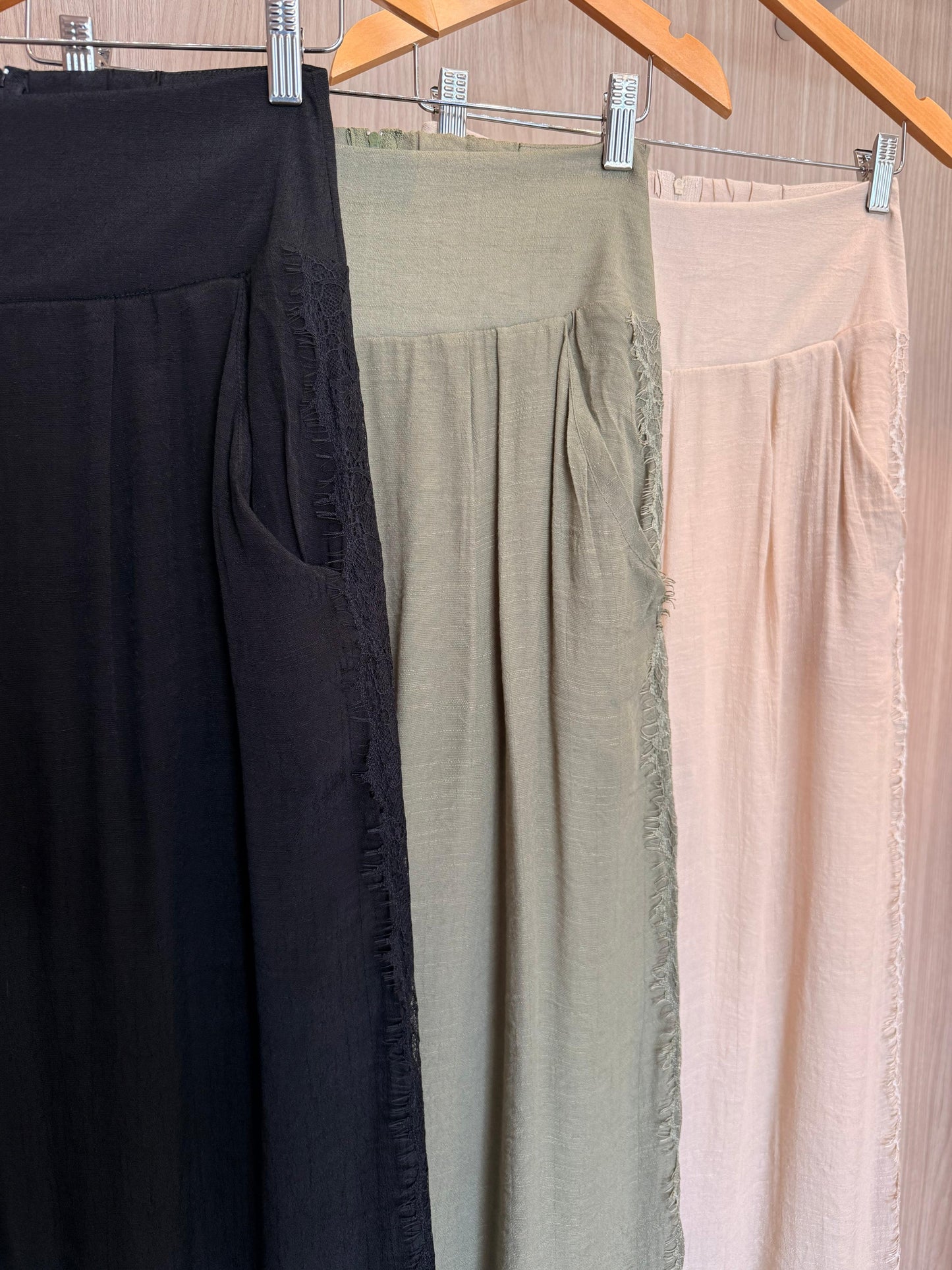 Calça c/ renda Cairo - cores