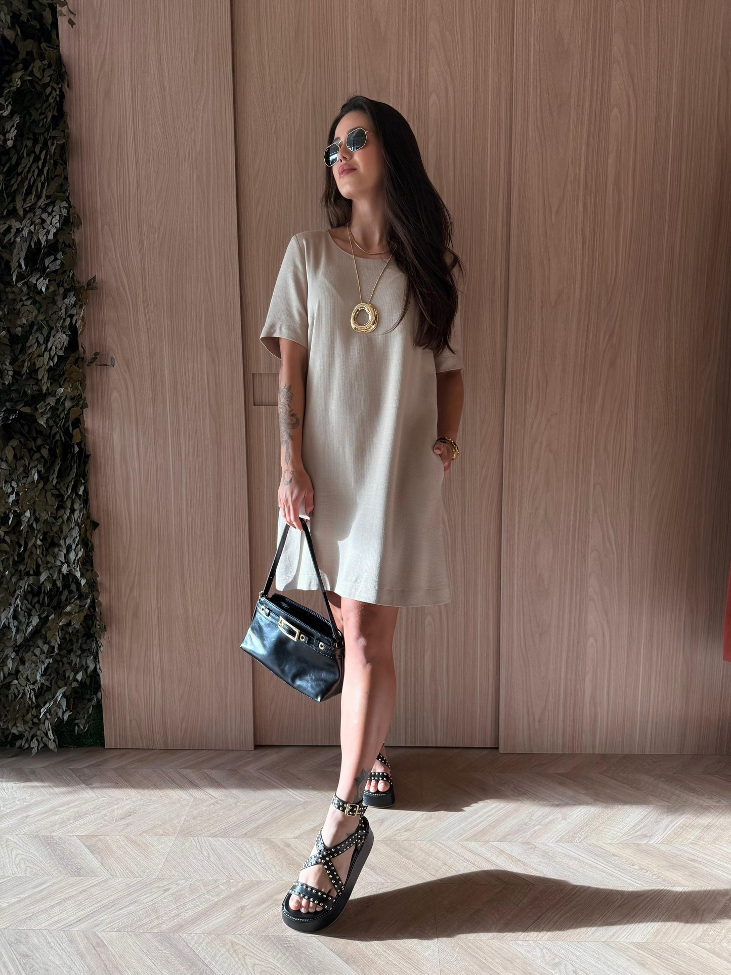 Vestido Curto Liso Mel - cores