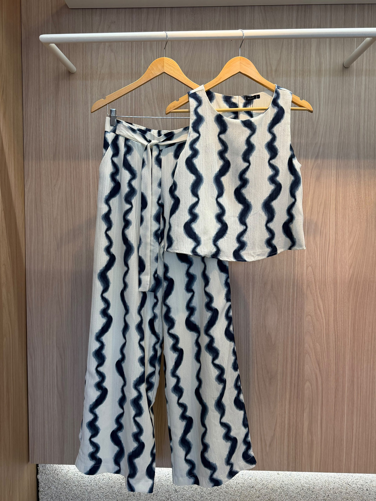 Blusa Waves Azul e Branco