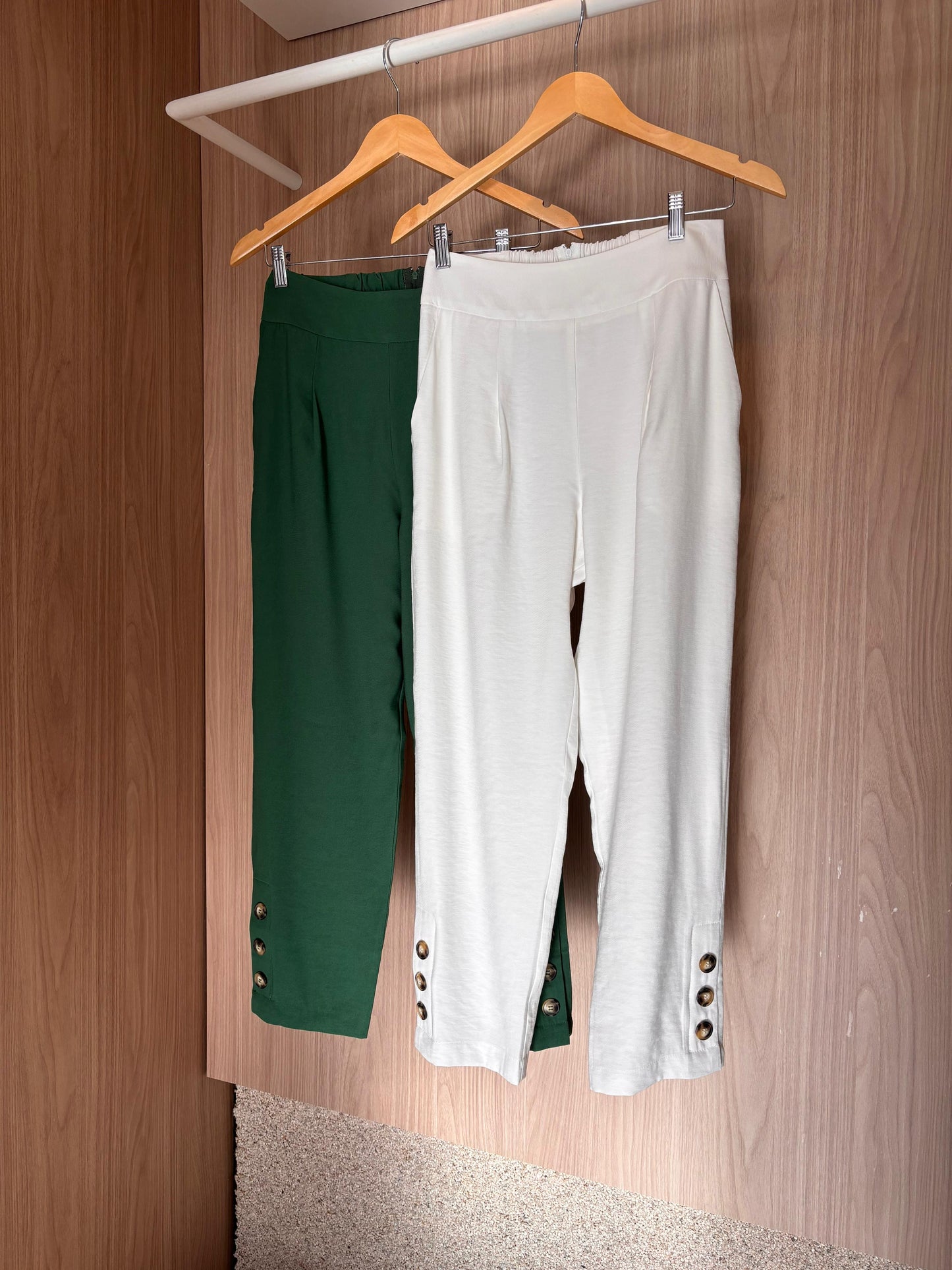 Calça Melbourne c/botões - Cores