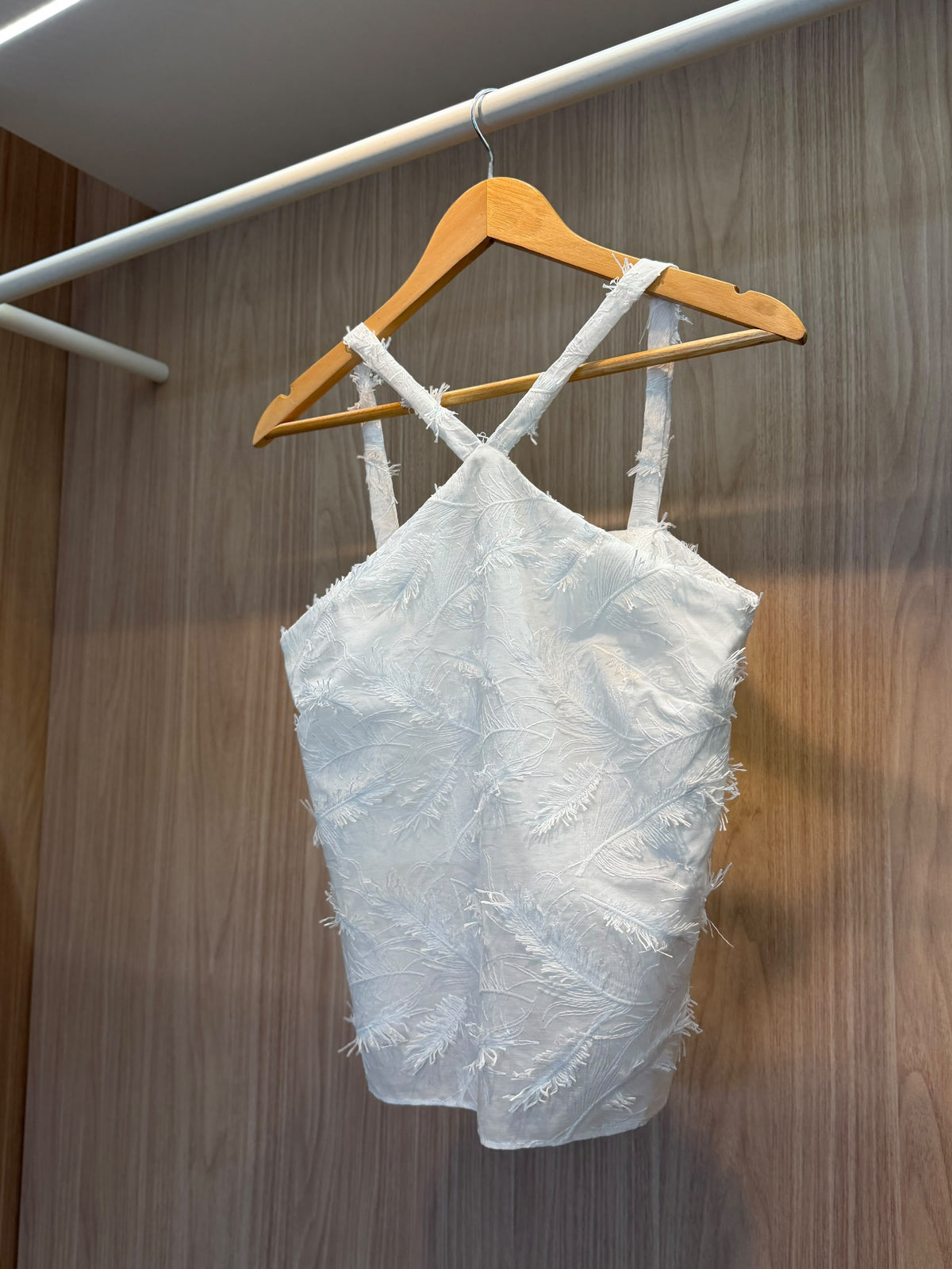 Regata Bordada dec. Halter - Branco