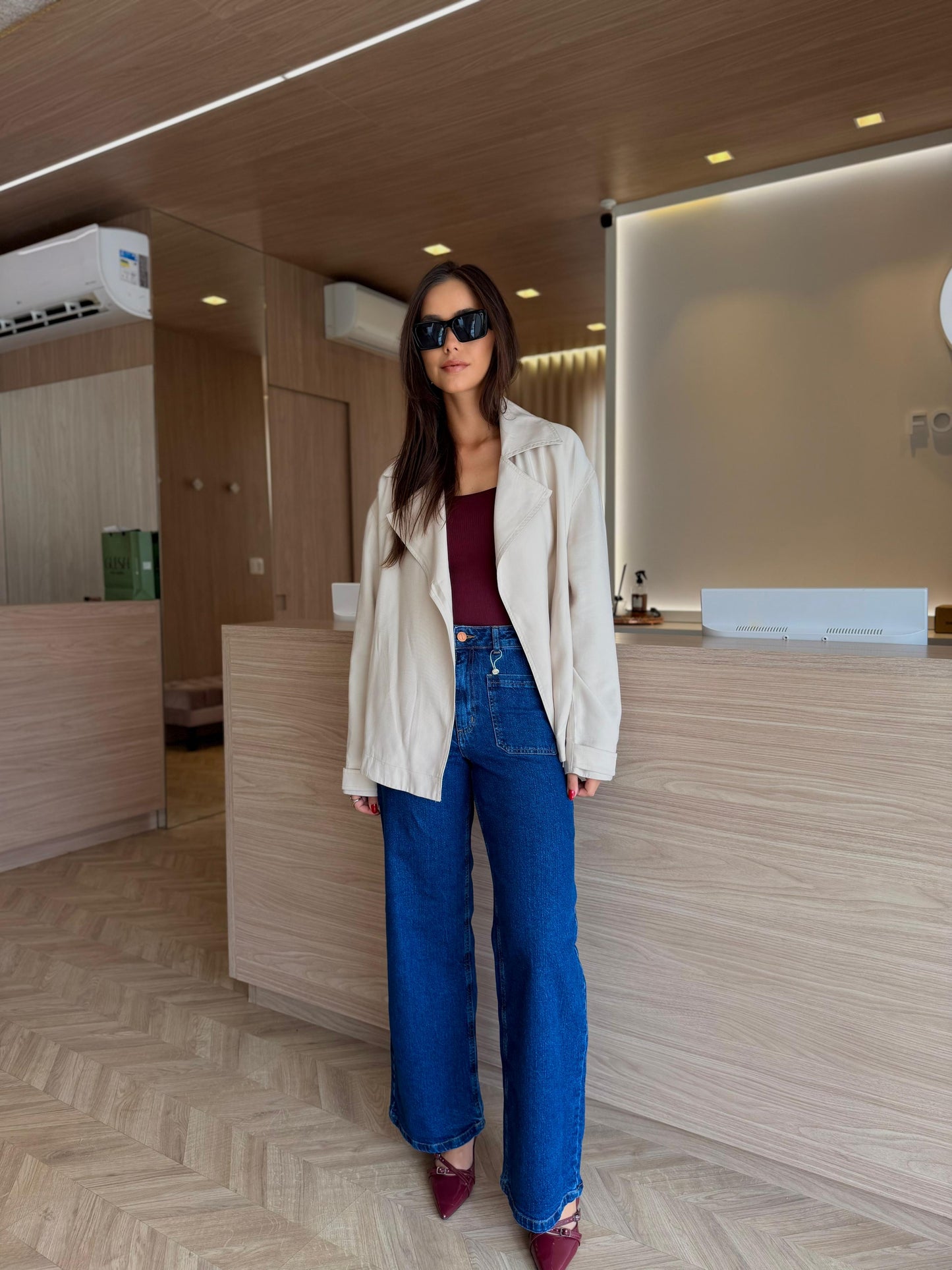 Calça Wide Leg c/ bolsos frontais