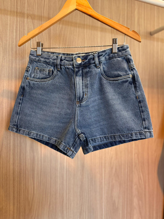 Shorts Reto Jeans Médio