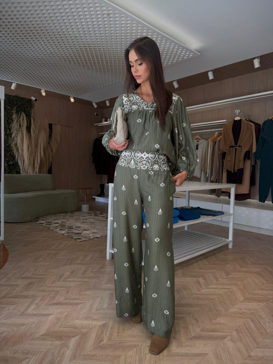 Calça Bordada Celina - cores