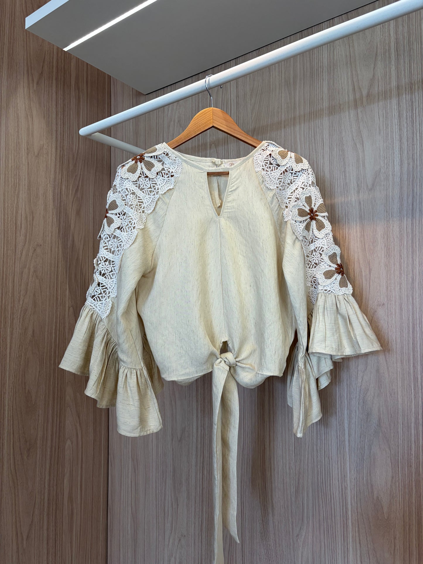 Camisa Bordada Natural Flores